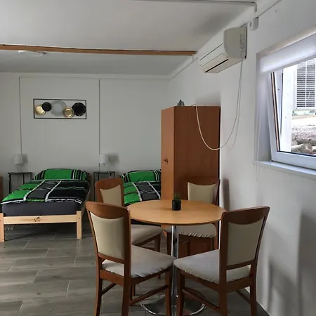 Miskovice 134 Apartment