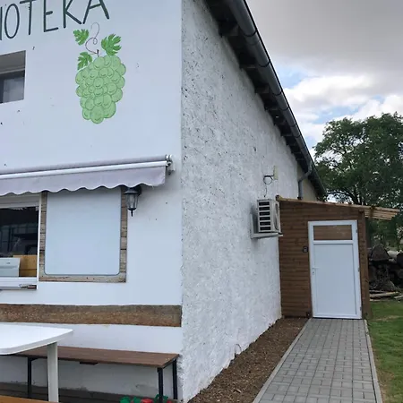Apartment Miskovice 134
